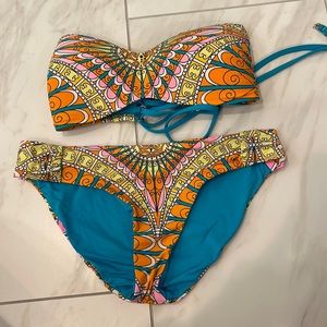 Trina Turk Size 8 Strapless Bathing Suit